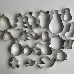 Christmas Cookie Cutters Metal Tin/Stainless Lot of 21 Matching 2" & 4" Sizes